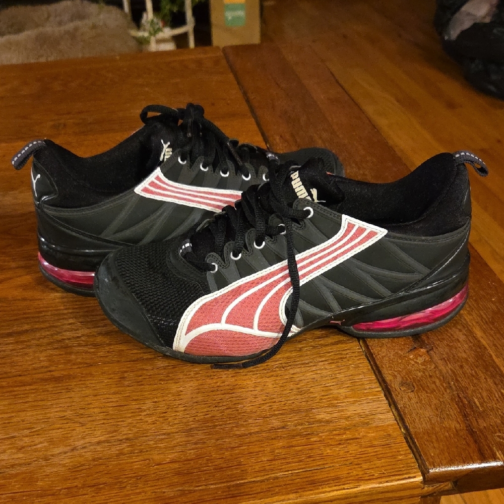 Women's Black and Red Athletic Shoes